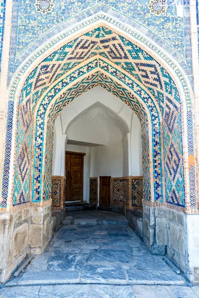 Pátio Madrasah Ttilla Kari Tilya Kori Praça Registro Samarcanda Uzbequistão — Fotografia de Stock