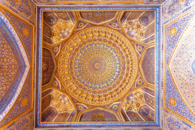 Tilya-Kori Madrasah 'ın Semerkant, Özbekistan, Orta Asya' daki Registan Meydanı