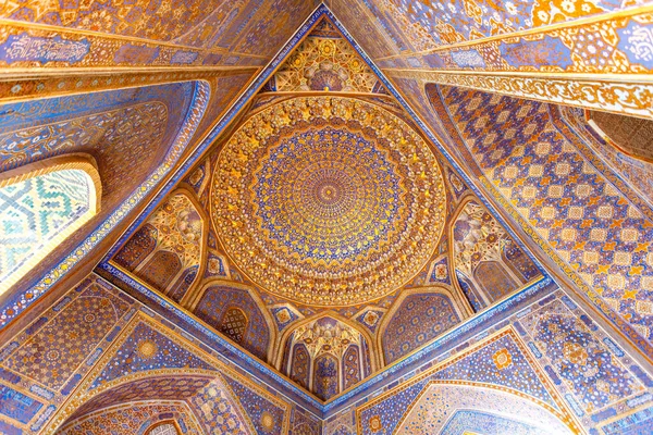 Interior Madrassa Tilya Kori Praça Registro Samarcanda Uzbequistão Ásia Central — Fotografia de Stock