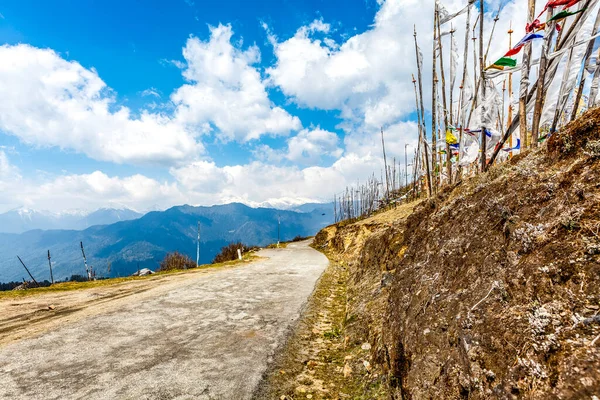 아시아 부탄의 포인트에 눈덮인 히말라야 산들을 바라본 — 스톡 사진