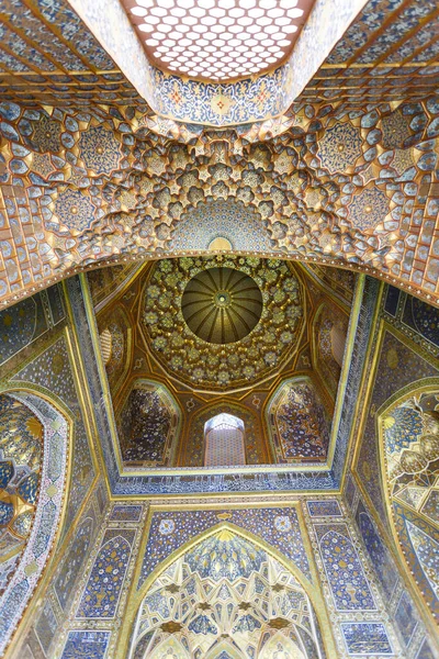 Interior Adornado Del Ulugh Beg Madrasah Registan Samarkand Uzbekistan Asia — Foto de Stock