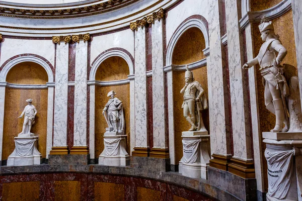 德国柏林博物馆岛上博德博物馆的普鲁士弗雷德里克二世 利奥波德一世 安哈尔特 德索王子和汉斯 约阿希姆 齐滕雕像 — 图库照片