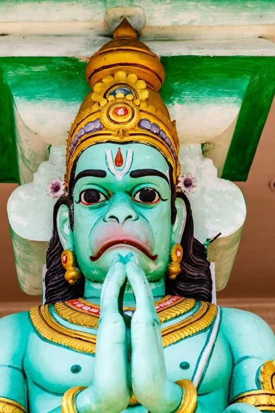 Färgglad Staty Hindu Gud Hanuman Ramayana Grotta Batu Grottor Templet — Stockfoto