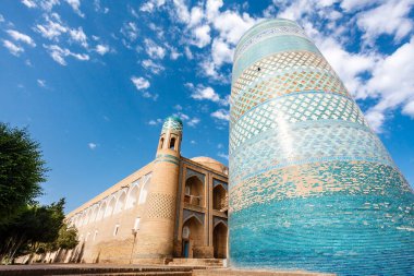 Muhammed Emin Han Madrassah ve Khiva, Özbekistan 'daki Kalta Minor Minaresi, Orta Asya