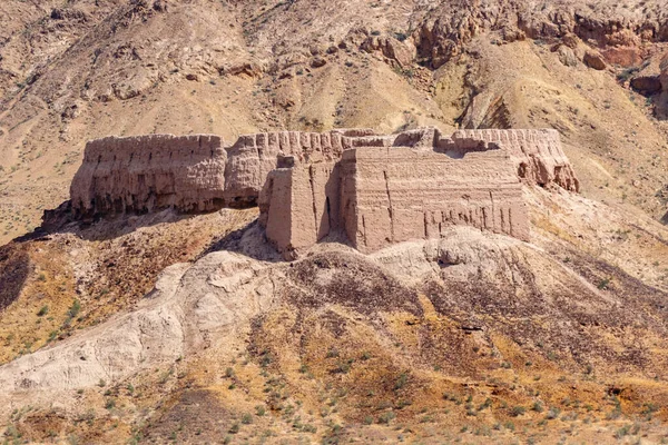 Προβολή Στο Κάστρο Της Ερήμου Ayaz Kala Στην Έρημο Kyzylkum — Φωτογραφία Αρχείου