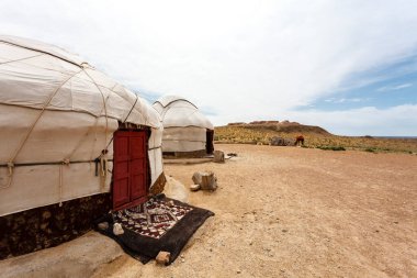 Kuzey Özbekistan, Orta Asya 'daki Kyzylkum çölündeki Yurt kamp alanı