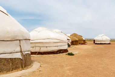 Kuzey Özbekistan, Orta Asya 'daki Kyzylkum çölündeki Yurt kamp alanı