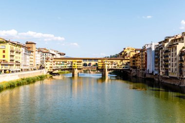 Ponte Vecchio köprüsü Floransa, Toscany, İtalya, Avrupa 'daki Arno-rivir üzerinde