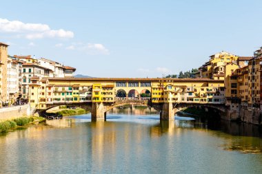 Ponte Vecchio köprüsü Floransa, Toscany, İtalya, Avrupa 'daki Arno-rivir üzerinde