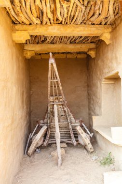 Thar Çölü, Rajasthan, Hindistan, Asya 'daki Kuldhara köyündeki terk edilmiş kerpiç evleri.