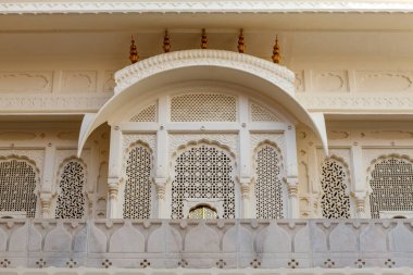 Lalgarh Sarayı, Bikaner, Rajasthan, Hindistan ve Asya 'nın zengin dekore edilmiş dış cephesi.