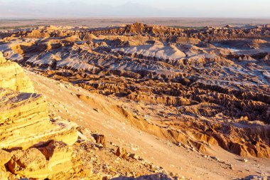 Kuzey Şili, Güney Amerika 'daki Atakama Çölü' ndeki Valle de la Luna Ay Vadisi 'nde gün batımı
