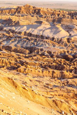 Kuzey Şili, Güney Amerika 'daki Atakama Çölü' ndeki Valle de la Luna Ay Vadisi 'nde gün batımı