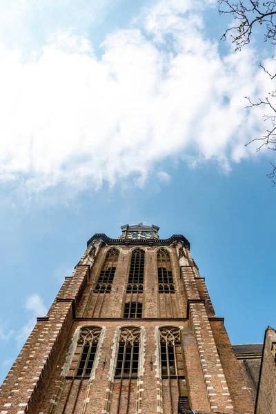 Башня Дордрехтского Собора Церкви Пресвятой Богородицы Гроте Керк Onze Lieve — стоковое фото