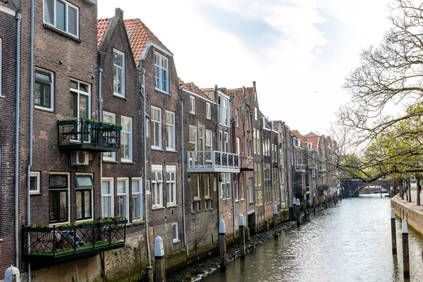 Canal Com Antigas Casas Holandesas Dordrecht Zuid Holland Holanda Europa — Fotografia de Stock