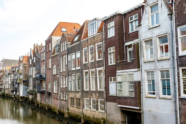 Canal Con Antiguas Casas Holandesas Dordrecht Zuid Holland Países Bajos —  Fotos de Stock