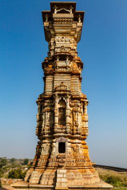 Kirti Stambha (Şöhret Kulesi), 24 metre yüksekliğinde, Jain Tapınağı, Chittorgarh (Kale), Chittor, Rajasthan, Hindistan, Asya