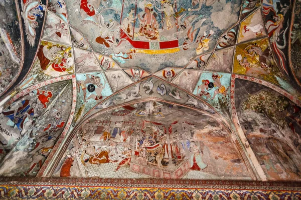 Zengin dekore edilmiş tavan, Rajasthan 'daki Bundi Sarayı, Hindistan, Asya