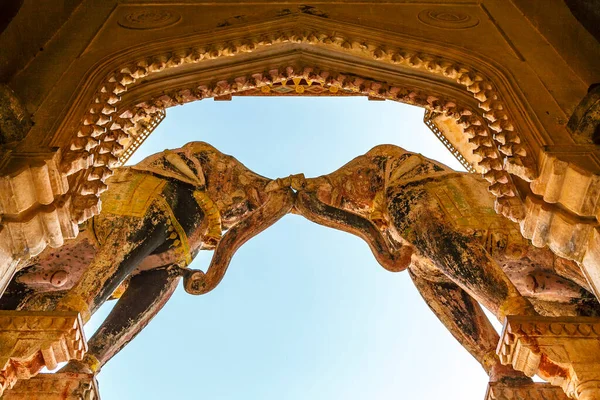 Porta Entrada Com Esculturas Eleplant Palácio Bundi Rajasthan Índia Ásia — Fotografia de Stock
