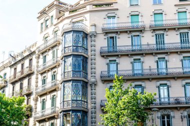 El Eixample, Barcelona, Katalonya, İspanya, Avrupa 'daki eski modernist apartman binaları