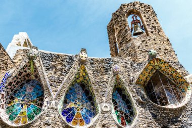 Gaudi 'nin Colonia Guell, Barcelona, Katalonya, İspanya ve Avrupa' daki mezarının dışında.