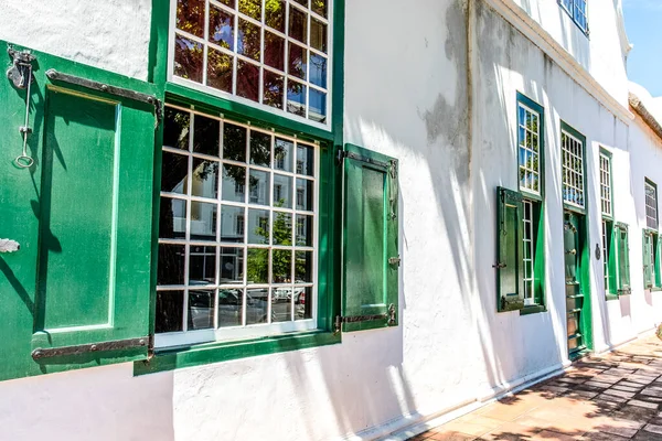 Außenansicht Eines Alten Weißen Hauses Stil Der Niederländischen Kaparchitektur Stellenbosch — Stockfoto