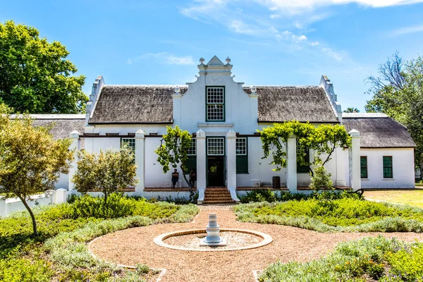 Exterior Uma Antiga Casa Branca Estilo Arquitetura Cabo Holandês Stellenbosch Fotos De Bancos De Imagens