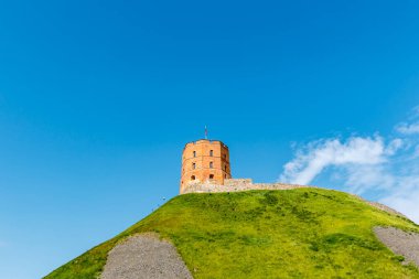 Gediminas Kalesi Vilnius 'un eski merkezinde, Litvanya, Avrupa