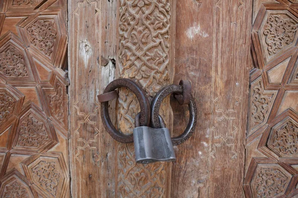 Old Decorated Wooden Door Padlock Madrassa Bukhara Uzbekistan Central Asia — Stock Photo, Image