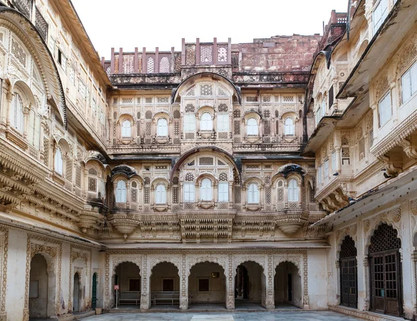 Jodhpur, Rajasthan, Hindistan ve Asya 'daki Mehrangarh Kalesi' nin dışında.