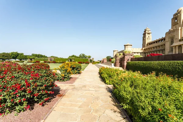 Jodhpur 'daki Umaid Bhawan Sarayı Bahçeleri (Maharadja Umaid Singh tarafından inşa edilmiştir), Rajasthan, Hindistan Asya