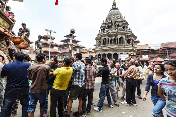 People Pull Chariot Rain God Hindu Festival Patan Durbar Square — Stock Photo, Image