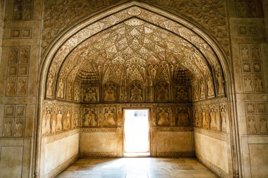 Agra, Uttar Pradesh, Hindistan ve Asya 'daki Agra Kalesi' nin zengin iç kısımları.