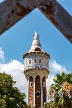 Barceloneta 'daki güzel Modernist su kulesi, Torre de les Aigues, Barselona, İspanya, Avrupa