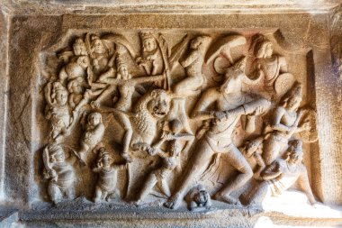 Varaha Mağara Tapınağı, Hindistan 'ın Tamil Nadu bölgesindeki Bengal Körfezi' nin Coromandel Sahili 'ndeki Mamallapuram' da bulunan bir kaya kesimli mağara tapınağıdır.