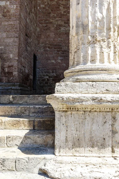 Pillars Old Roman Temple Minerva Church Santa Maria Sopra Minerva — kuvapankkivalokuva