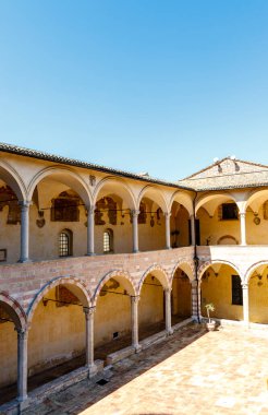 Courtyard of the Basilica of Saint Francis of Assisi, Assisi, Umbria, Italy, Europe