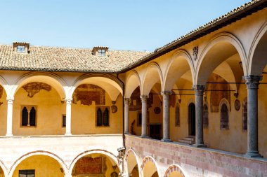 Courtyard of the Basilica of Saint Francis of Assisi, Assisi, Umbria, Italy, Europe