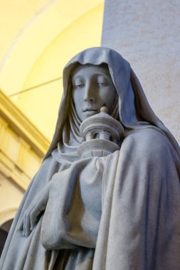 Statue of Saint Clare of Assisi (Santa Chiara), Assisi cathedral, Umbria, Italy, Europe