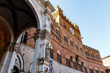 Exterior of the city hall (in italian: Palazzo Comunale or Palazzo Pubblico) in Siena, Tuscany, Italy, Europe