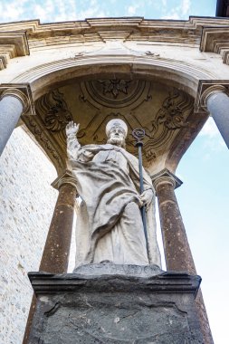Statue of Saint Ubaldo XVIII in historic centre of Gubbio, Umbria, Italy, Europe