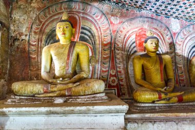 Dambulla, Central Sri Lanka, Sri Lanka, Asya 'daki Budist mağara tapınaklarının içindeki dev Buda heykelleri.
