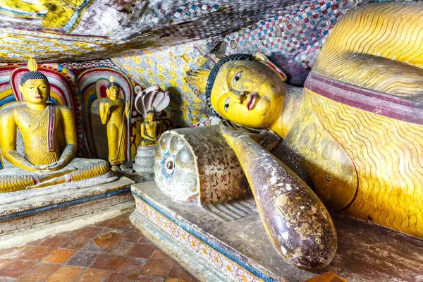Riesige Buddha Statuen Innerhalb Der Buddhistischen Höhlentempel Dambulla Zentral Sri — Stockfoto