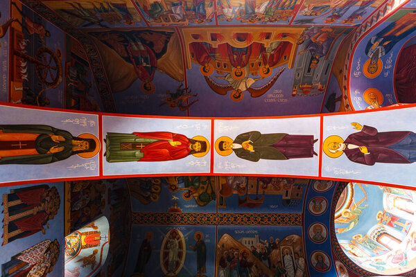 Интерьер церкви Святого Михаила Тверели в Тбилиси, Грузия, Европа