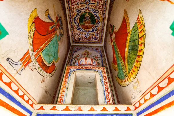 Bogate Wnętrze Zdobione Ołtarzem Starych Haveli Madawie Rajasthanie Indie Azja — Zdjęcie stockowe
