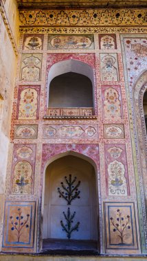 Amber Kalesi 'nin, Jaipur' un, Rajasthan 'ın, Hindistan' ın, Asya 'nın zengin dekore edilmiş dış yüzeyi.
