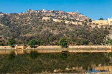 Jaipur, Rajasthan, Hindistan ve Asya yakınlarındaki Amer Kalesi veya Amber Kalesi.