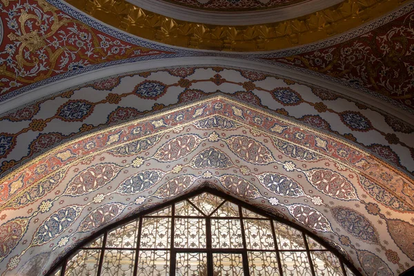 イスタンブール トルコ 中東のトプカピ宮殿の豊かな装飾されたインテリア — ストック写真