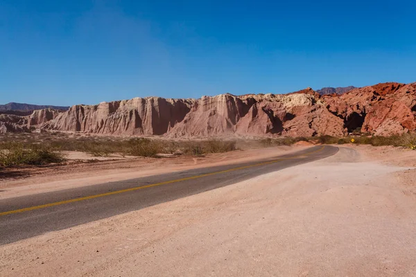 Quebrada Cafayate Salta アルゼンチン 南アメリカの赤い岩を通る道 — ストック写真