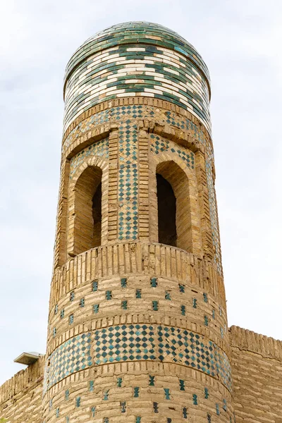 Exterior Minarete Uma Antiga Mesquita Centro Antigo Khiva Uzbequistão Ásia — Fotografia de Stock